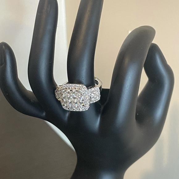 14K 2.36 cttw VS Round Diamond Ring - Picture 3 of 3